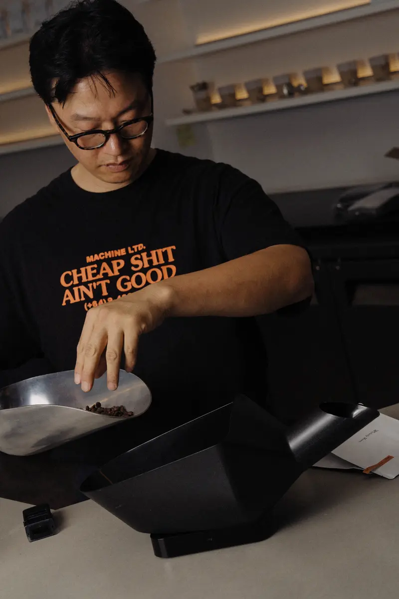 Checking roasted coffee quality